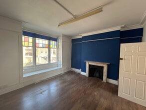 13 Prince Albert St, Brighton to rent Interior Photo- Image 2 of 5