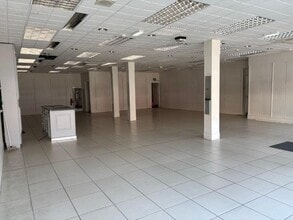 86-88 Front St, Arnold to rent Interior Photo- Image 2 of 3