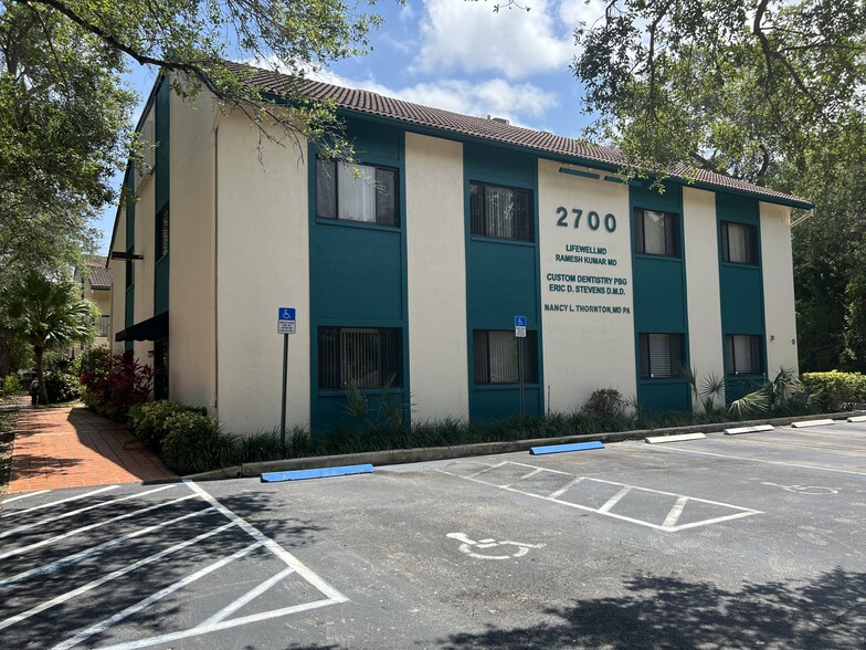 2700 Pga Blvd, Palm Beach Gardens, FL for sale - Building Photo - Image 1 of 6