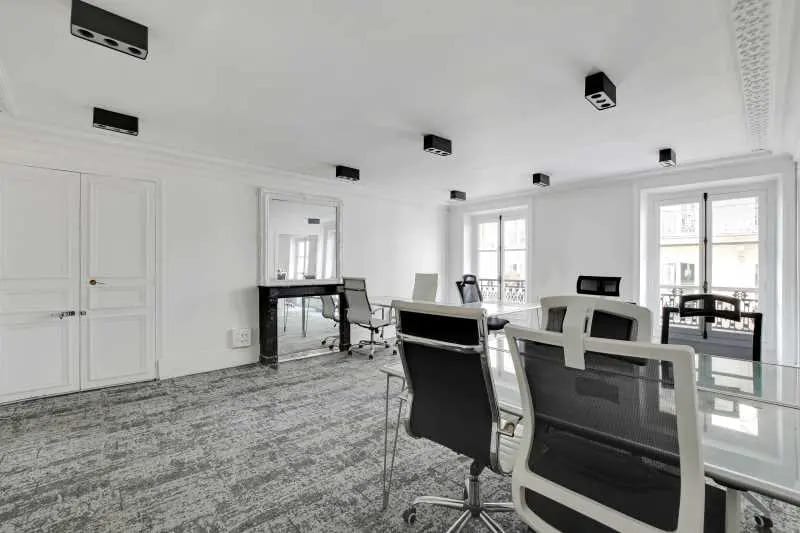 Paris, PAR 75008 - Unit Bureaux -  - Interior Photo - Image 1 of 10