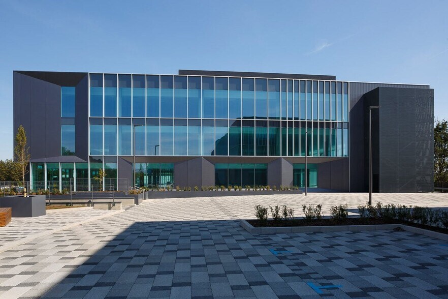 22-25 Milton Rd, Cambridge to rent - Building Photo - Image 3 of 13