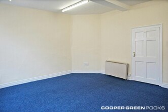 10-11 High St, Shrewsbury to rent Interior Photo- Image 2 of 3