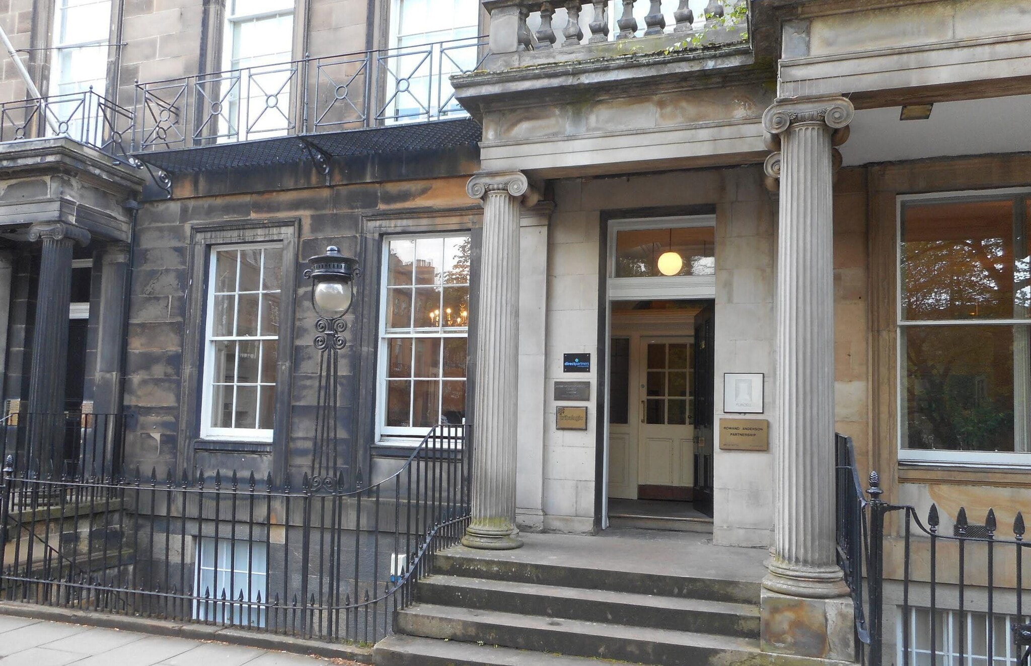 16 Rutland Sq, Edinburgh to rent Building Photo- Image 1 of 2