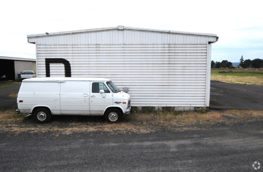 23215 Airport Rd, Aurora, OR for rent - Building Photo - Image 2 of 11