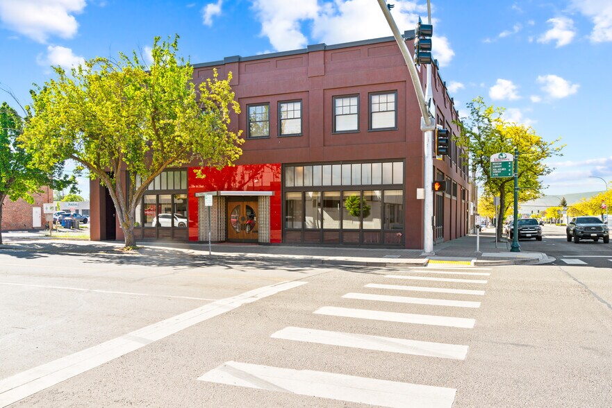 116 W 3rd Ave, Ellensburg, WA for rent - Building Photo - Image 2 of 25