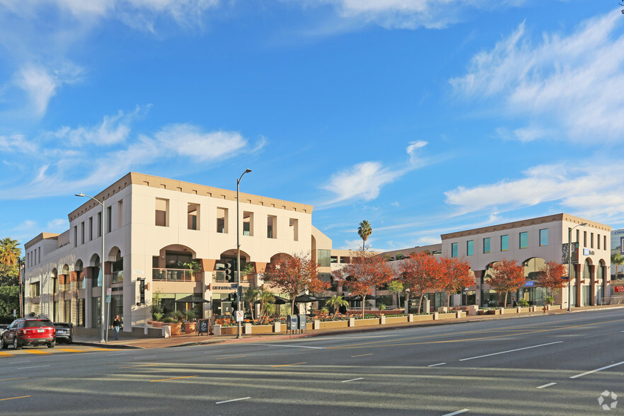 15503 Ventura Blvd, Encino, CA for rent - Primary Photo - Image 1 of 6