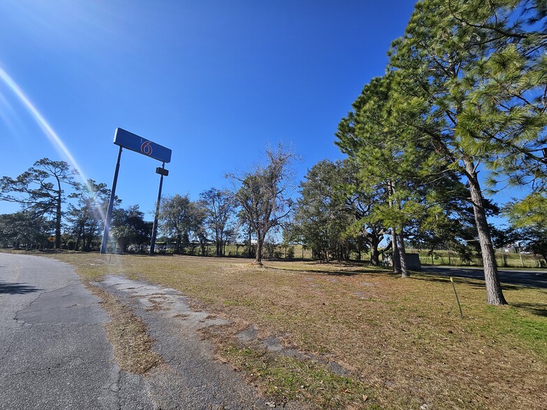 3047 Scarlett Street, Brunswick, GA for rent - Building Photo - Image 3 of 8