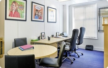 2 Lyttelton Rd, London to rent Interior Photo- Image 2 of 5