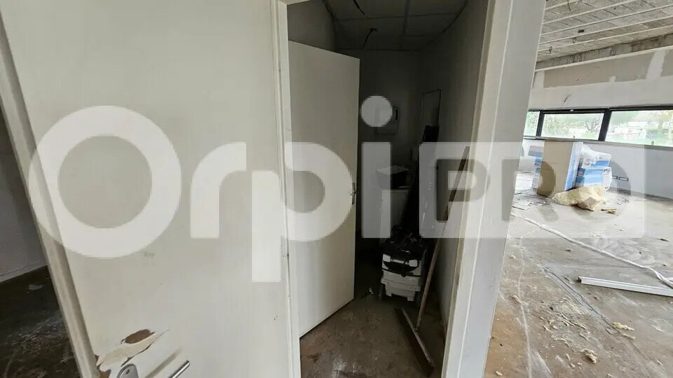 Office in Mérignac to rent - Building Photo - Image 3 of 4