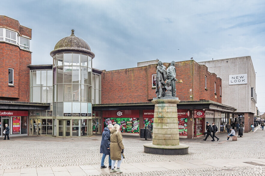 Burns Precinct, Kilmarnock to rent - Primary Photo - Image 1 of 2