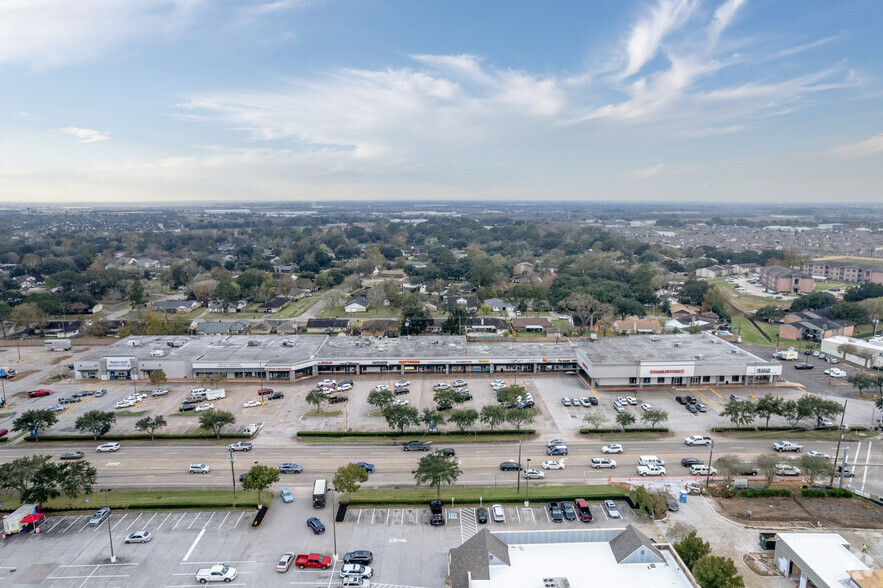 3216-3254 E Broadway St, Pearland, TX for rent - Aerial - Image 2 of 2