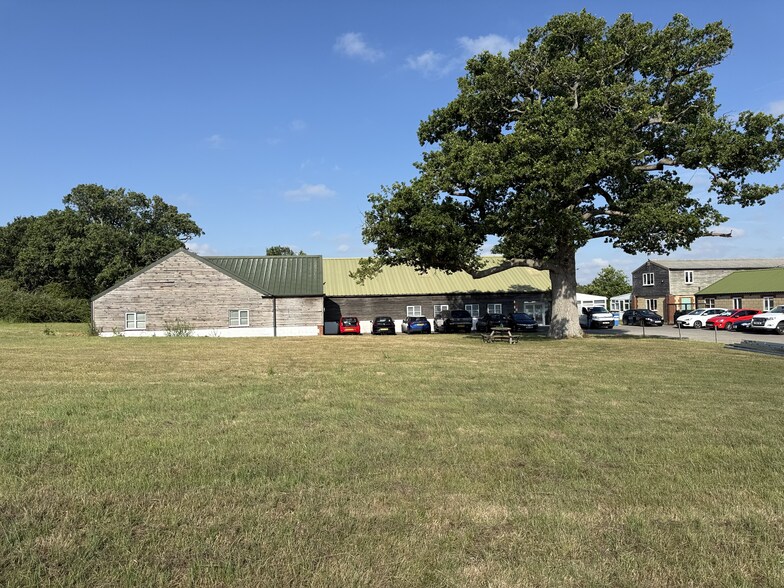 Henfield Rd, Hurstpierpoint to rent - Building Photo - Image 2 of 6
