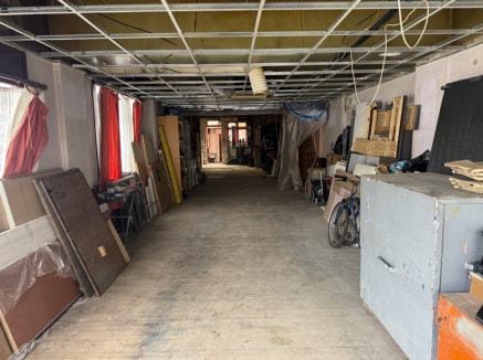 64 Victoria Rd, Romford to rent - Interior Photo - Image 3 of 8