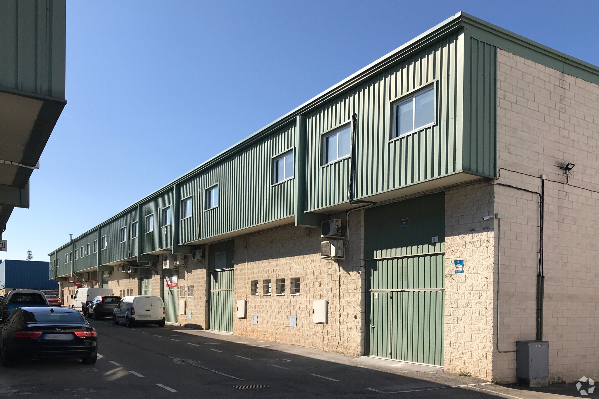 Industrial in Rivas-Vaciamadrid, Madrid to rent Primary Photo- Image 1 of 2