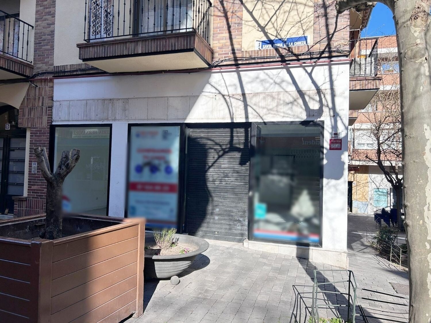 Retail in Majadahonda, Madrid to rent Primary Photo- Image 1 of 4