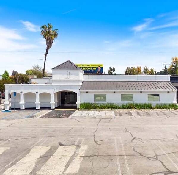 21326 Ventura Blvd, Woodland Hills, CA for sale - Building Photo - Image 3 of 21