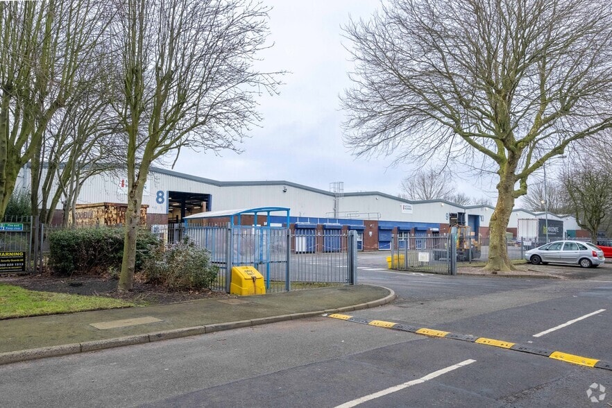 Units 8-12 Parkside Industrial Estate, Wolverhampton to rent - Primary Photo - Image 1 of 1