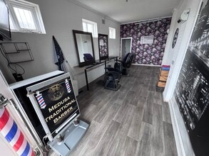 Heol Gwili, Llanelli to rent Interior Photo- Image 1 of 4