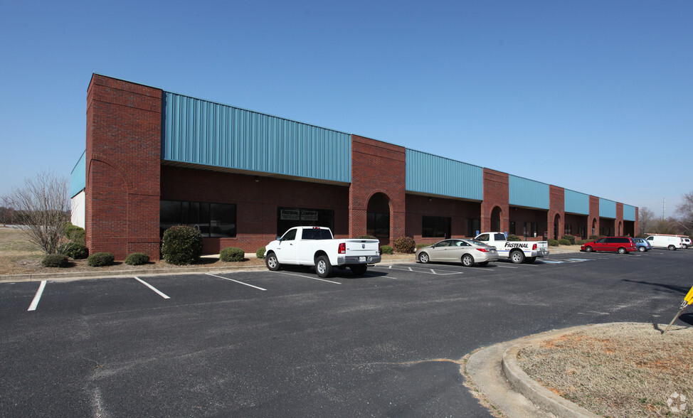 1000 Union Center Dr, Alpharetta, GA for rent - Building Photo - Image 1 of 3