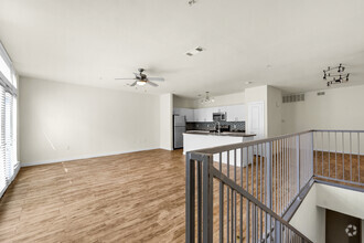 1430 Dragon St, Dallas, TX for rent Interior Photo- Image 1 of 3