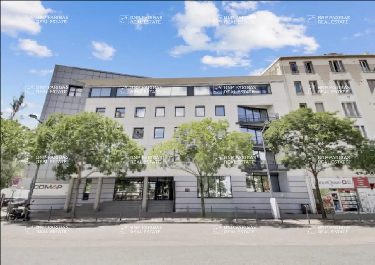 Office in Lyon to rent Building Photo- Image 1 of 60