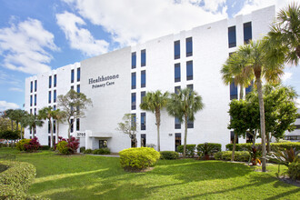 3700 Washington St, Hollywood, FL for rent Building Photo- Image 1 of 2