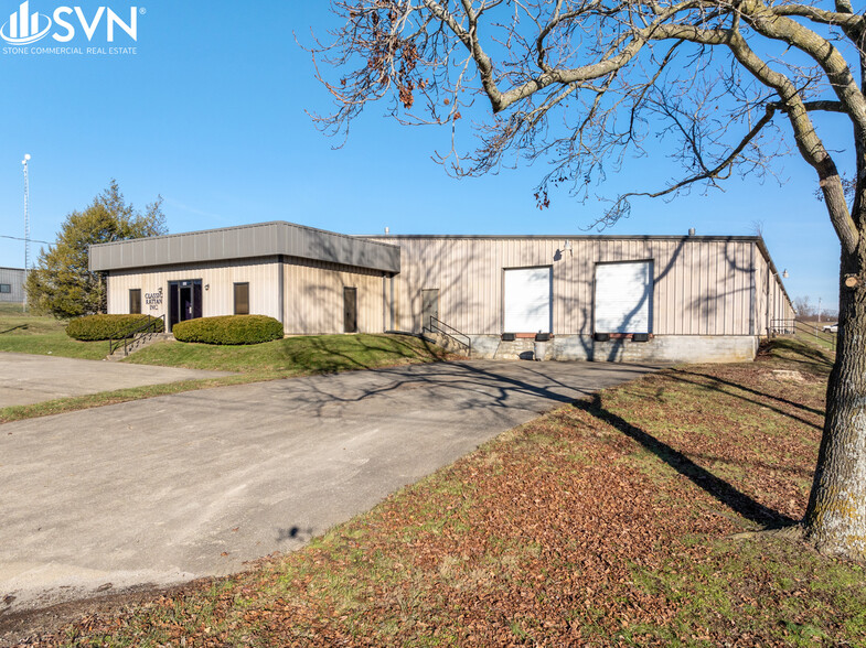 900 John C Watts Dr, Nicholasville, KY for rent - Building Photo - Image 3 of 27