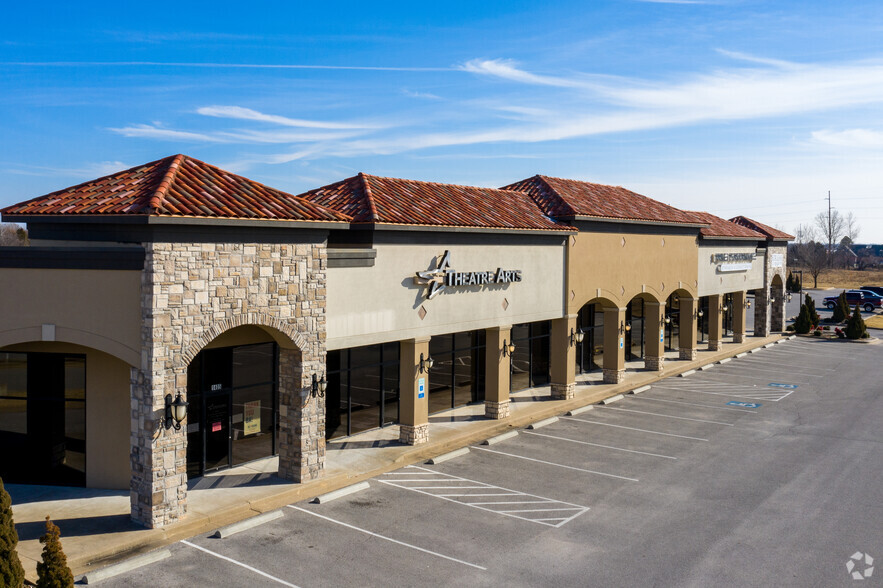 1375 N Aspen Ave, Broken Arrow, OK for rent - Building Photo - Image 3 of 4