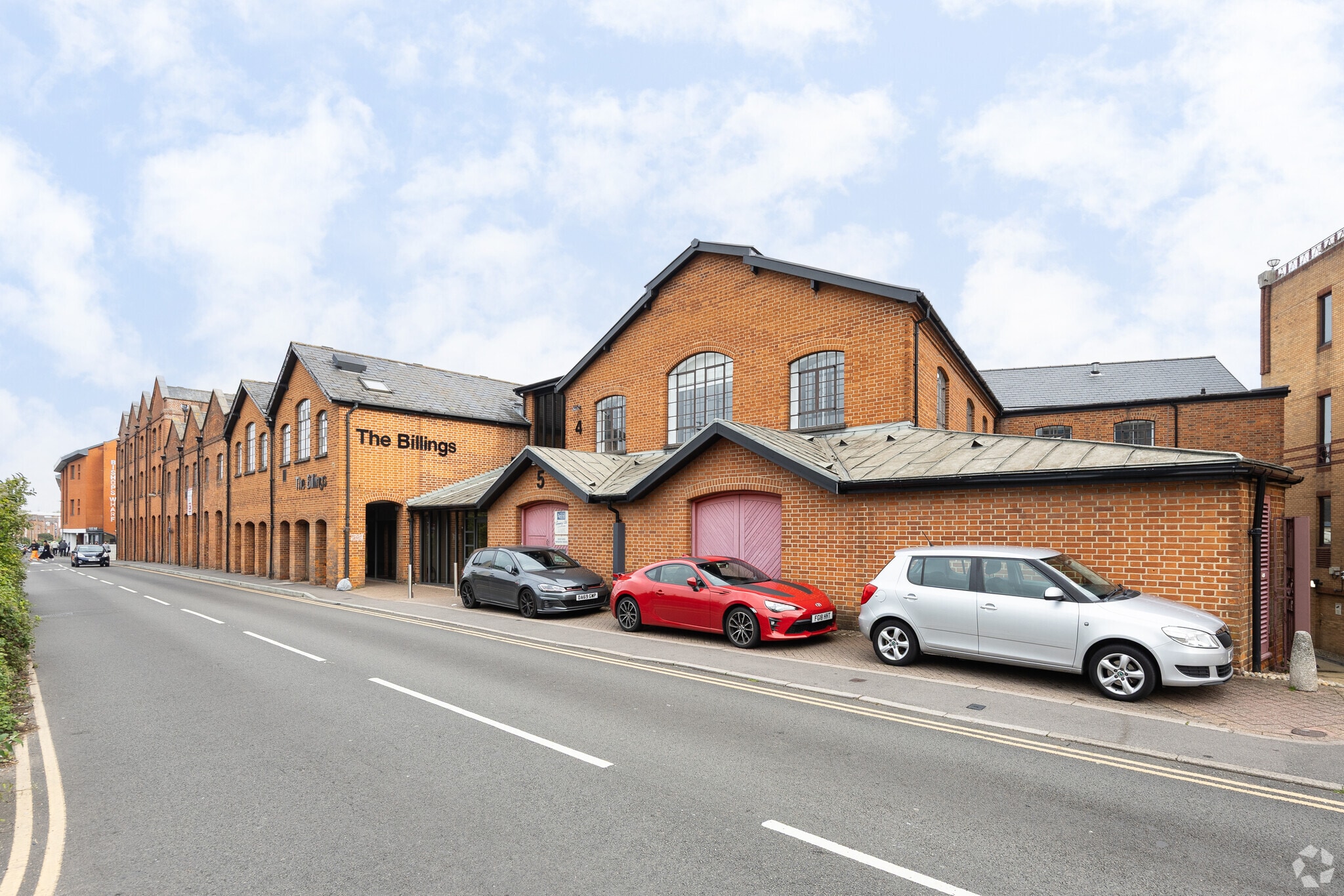3 Walnut Tree Clos, Guildford to rent Building Photo- Image 1 of 2