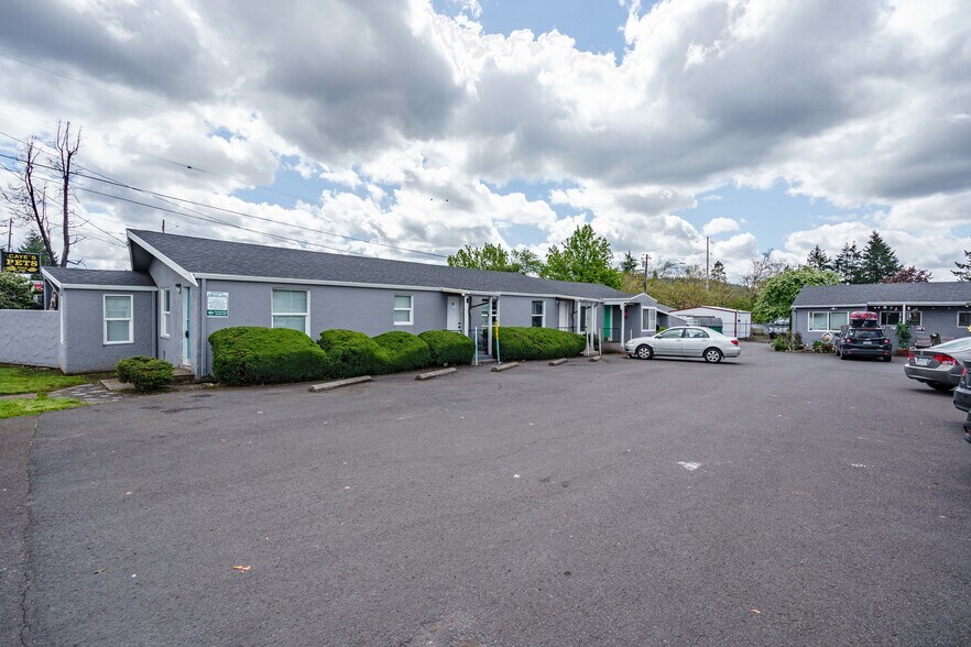 13718 SE Division St, Portland, OR for sale - Building Photo - Image 3 of 29