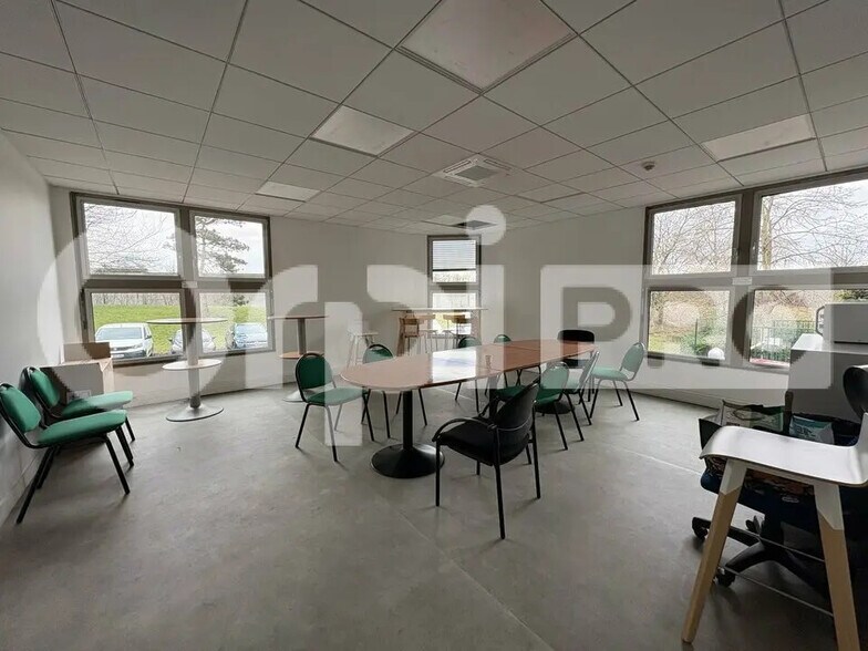 Office in Torcy to rent - Interior Photo - Image 3 of 11
