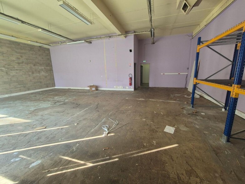 Industrial in Roissy-en-France to rent - Interior Photo - Image 3 of 8