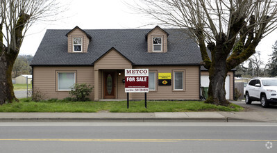 1054 E Main St, Cottage Grove, OR for sale Primary Photo- Image 1 of 1