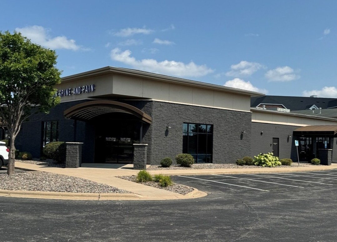 1600-1688 N Casaloma Dr, Grand Chute, WI to rent Building Photo- Image 1 of 24