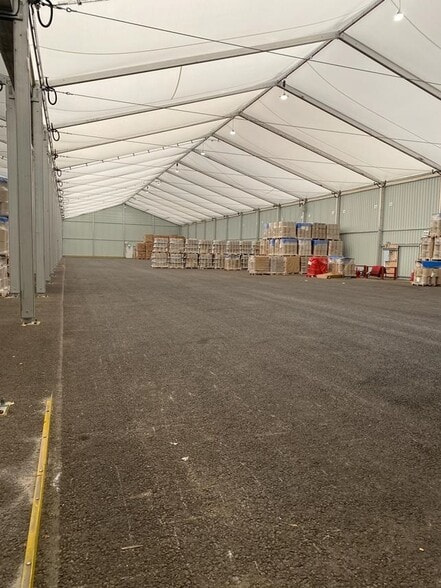 Burma Rd, Berkeley to rent - Interior Photo - Image 3 of 3