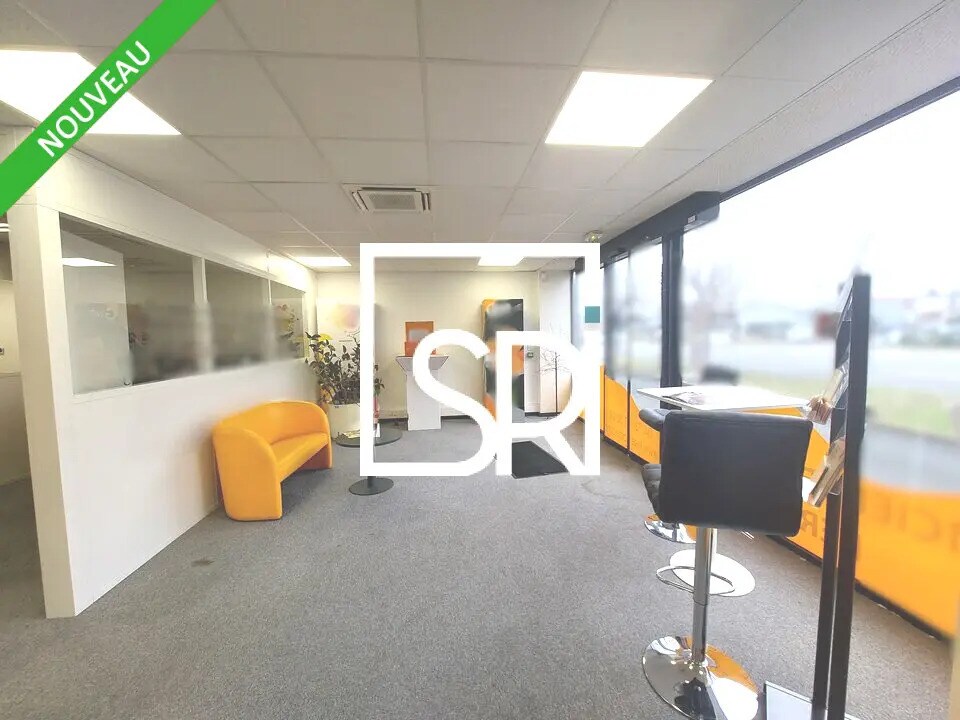 Location Bureaux 220 m² - Photo 1
