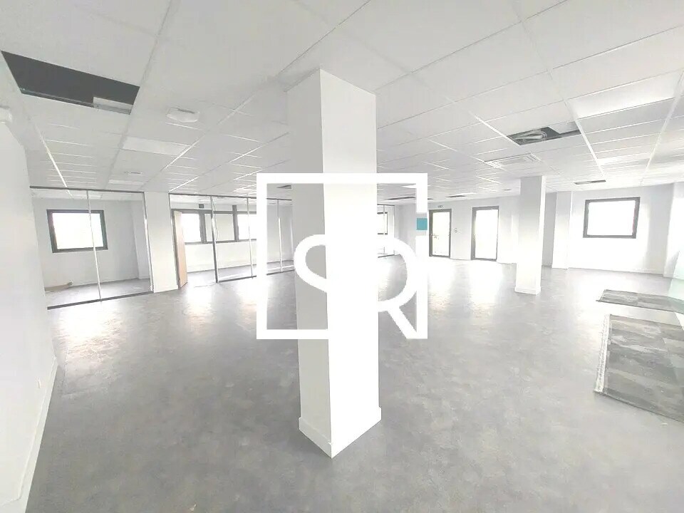 Location Bureaux 125 m² - Photo 1