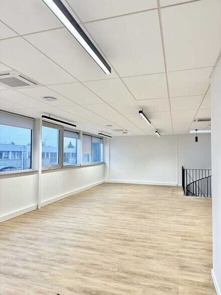 Light Industrial in Bonneuil-sur-Marne to rent - Interior Photo - Image 3 of 6