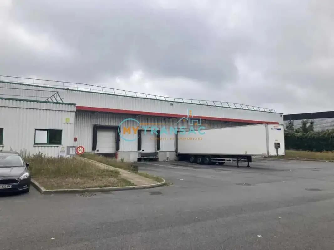 Light Industrial in Mitry-Mory to rent Building Photo- Image 1 of 18