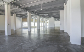 207 S Broadway, Los Angeles, CA for rent Interior Photo- Image 2 of 5