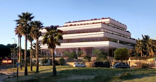 Office in La Seyne-sur-Mer to rent - Building Photo - Image 2 of 3