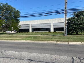 2040 Crooks Rd, Troy, MI for rent Building Photo- Image 1 of 4