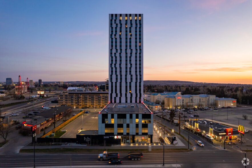 2416 16 Ave NW, Calgary, AB for rent - Building Photo - Image 3 of 5