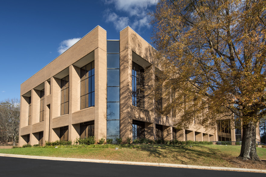 300 Executive Center Dr, Greenville, SC for rent - Building Photo - Image 2 of 7