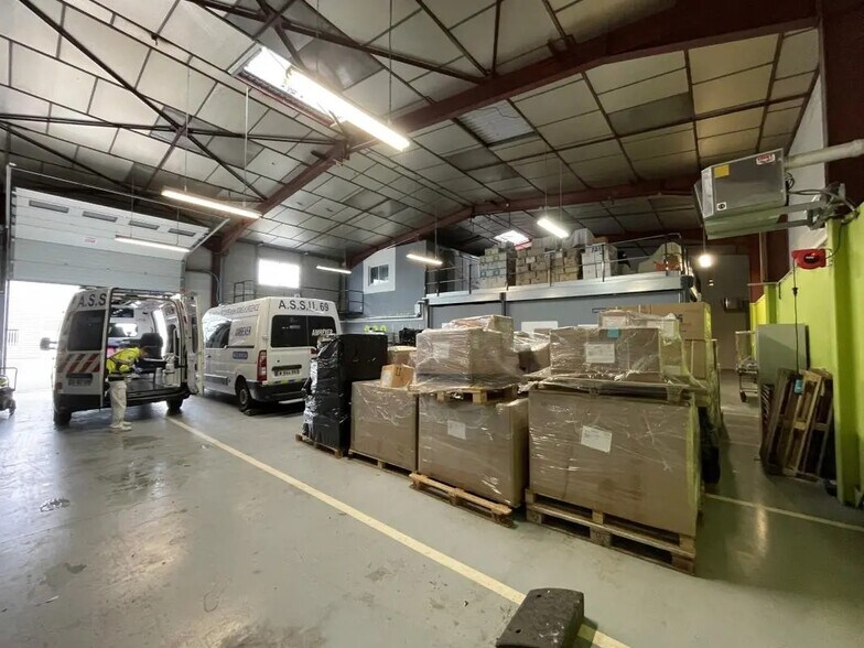 Light Industrial in Arnas to rent - Building Photo - Image 3 of 6