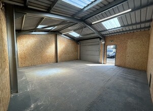 2 Slate Drift, Collyweston to rent Interior Photo- Image 2 of 4