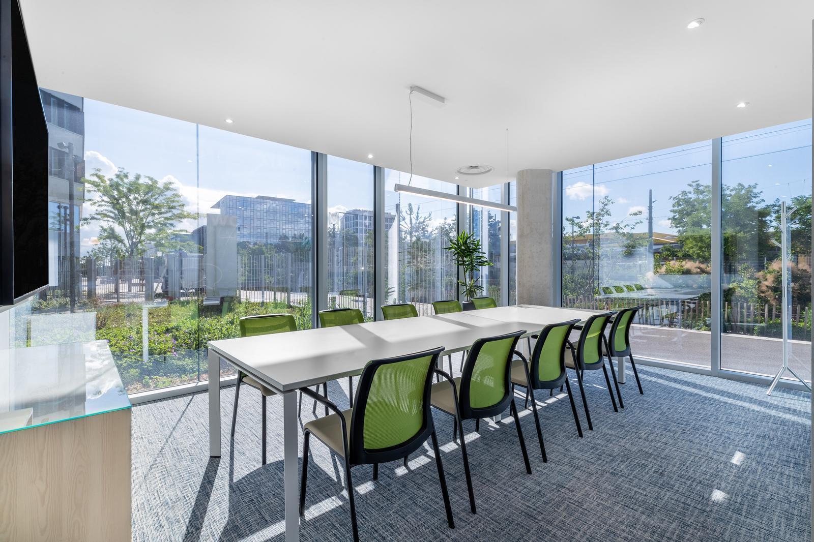 1 Esplanade Miriam Makeba, Villeurbanne to rent Building Photo- Image 1 of 11