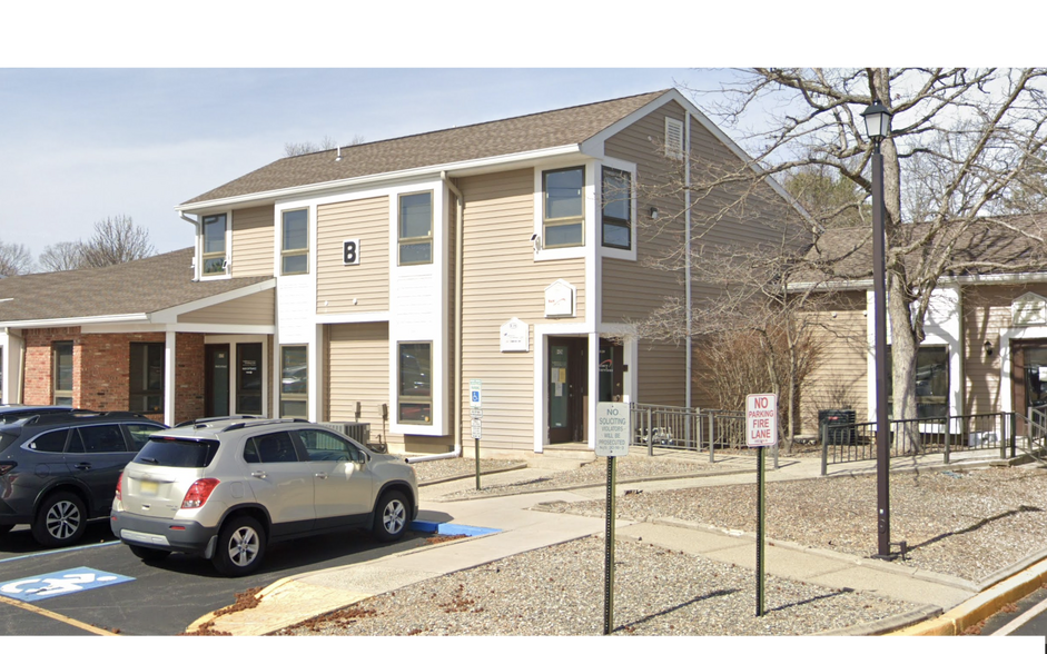 222 Commons, Toms River, NJ for rent - Primary Photo - Image 1 of 15