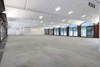 Castle Meadow Rd, Nottingham to rent Interior Photo- Image 2 of 3