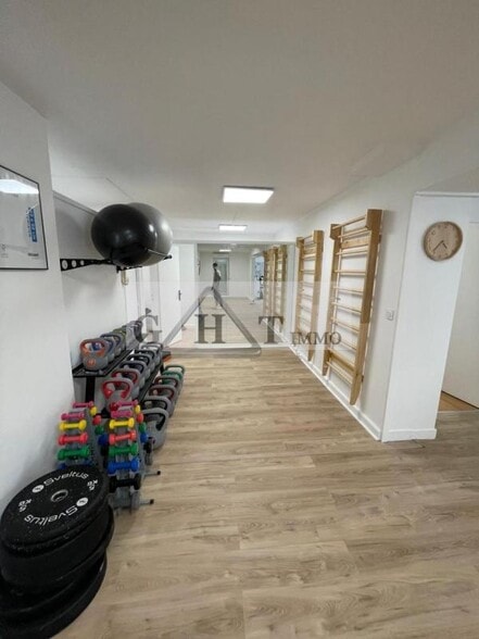 Office in Melun for sale - Interior Photo - Image 2 of 6